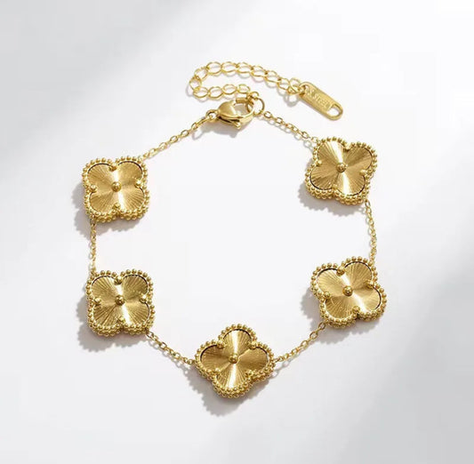MT) Classic Clover Bracelets