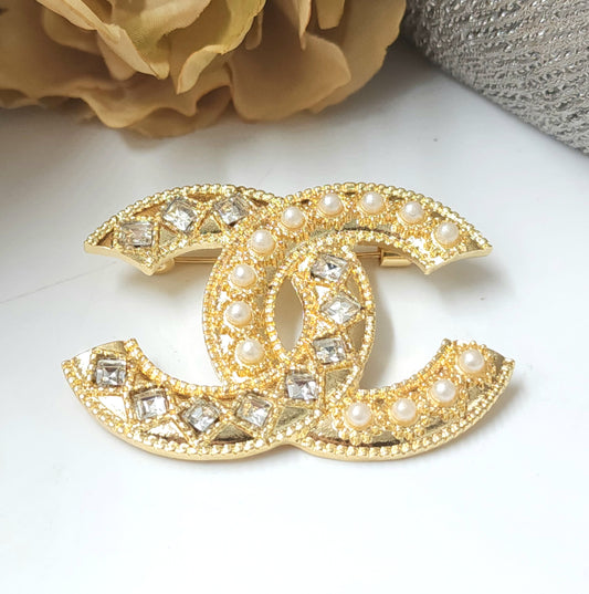 Z) CC Diamonds & Pearls Brooch