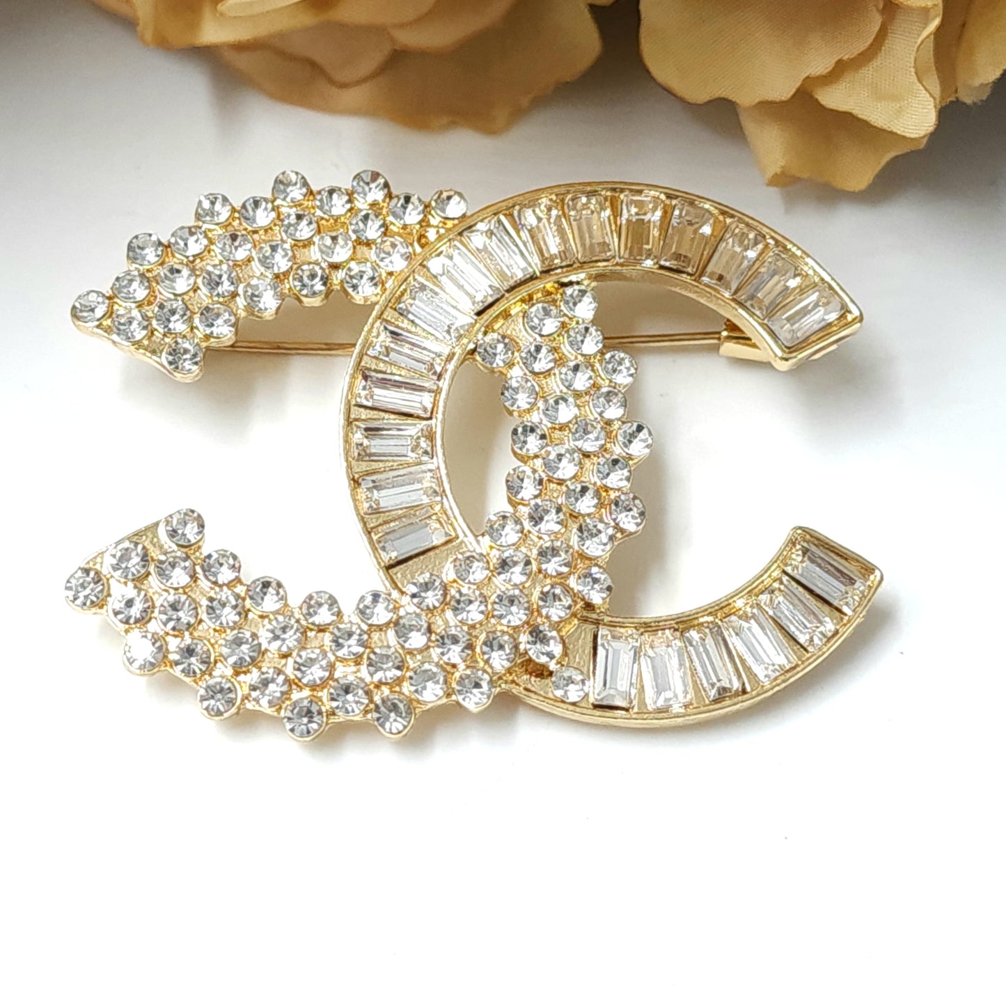 Z) CC Gold Baugette Brooch