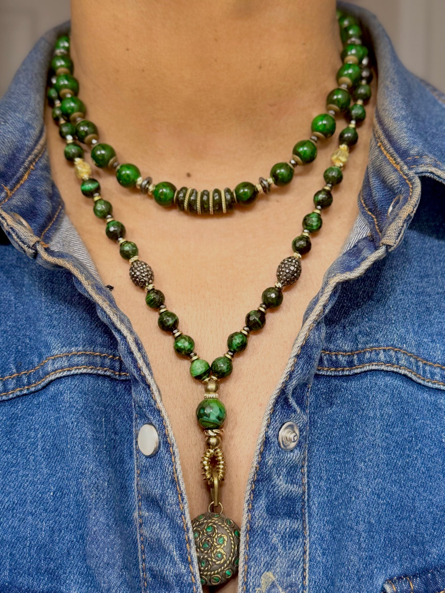 AM Custom Yellow Tiger & Emmy