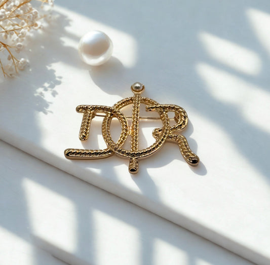 Z) DR Brooch